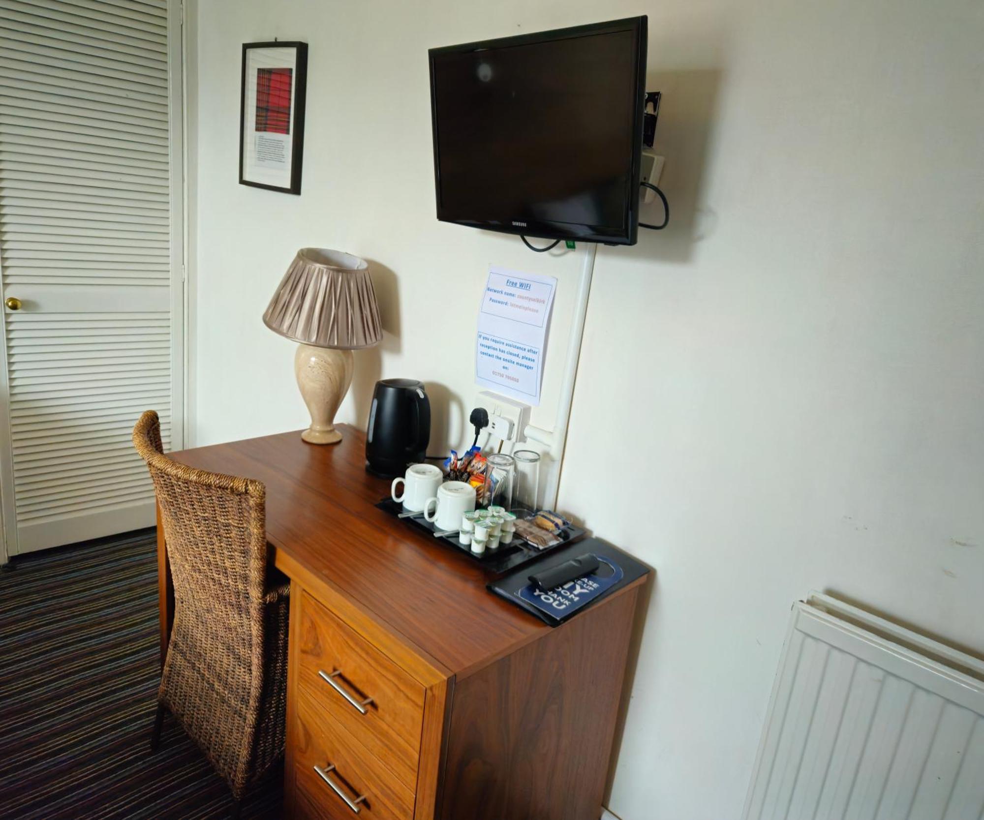 The County Hotel - Self Check-In, Ultra Fast Wi-Fi, Free Parking, Central Location Selkirk Kültér fotó