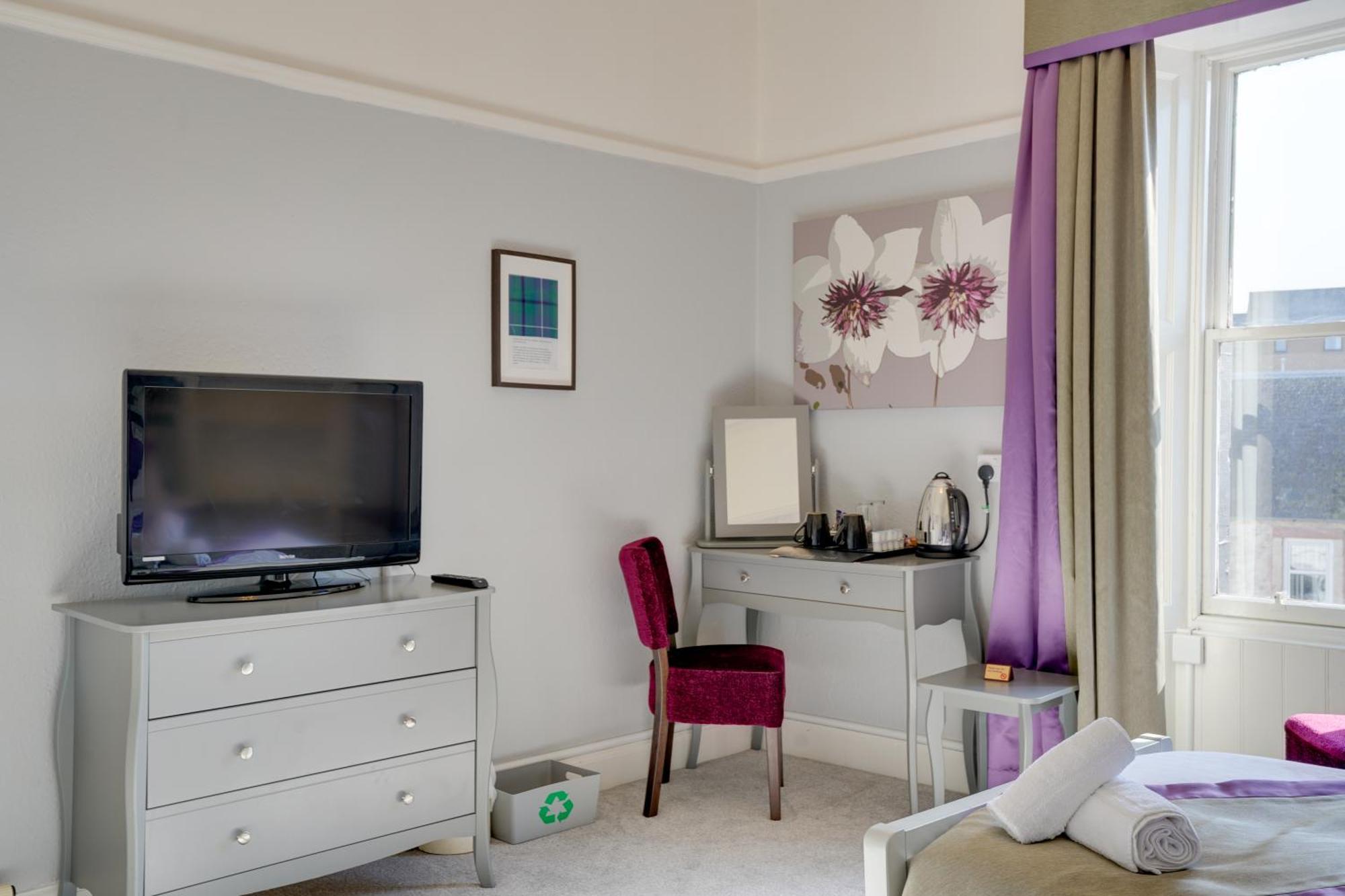 The County Hotel - Self Check-In, Ultra Fast Wi-Fi, Free Parking, Central Location Selkirk Kültér fotó
