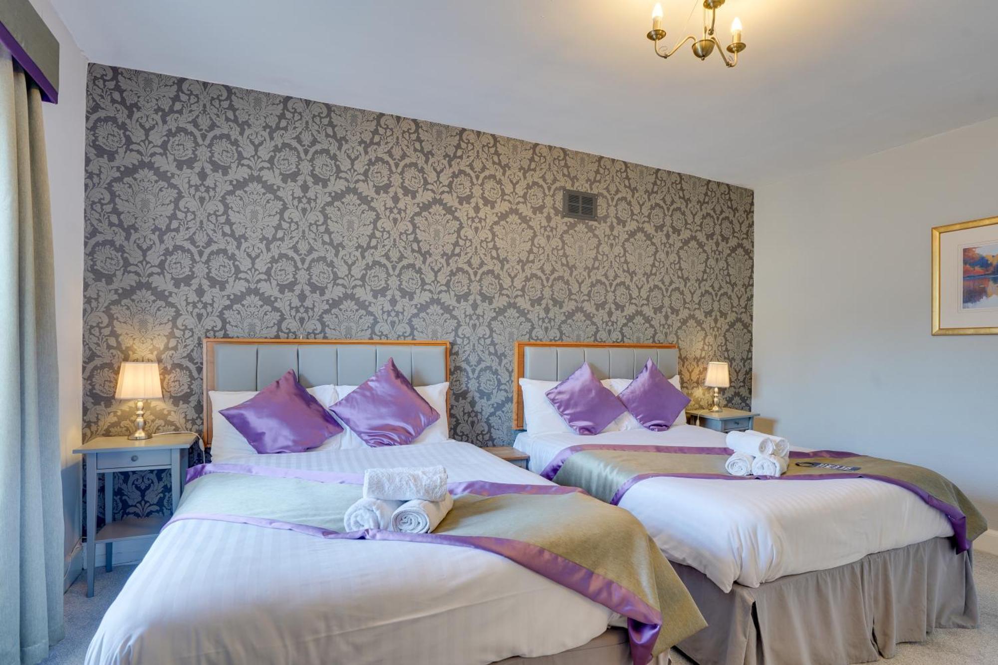 The County Hotel - Self Check-In, Ultra Fast Wi-Fi, Free Parking, Central Location Selkirk Kültér fotó