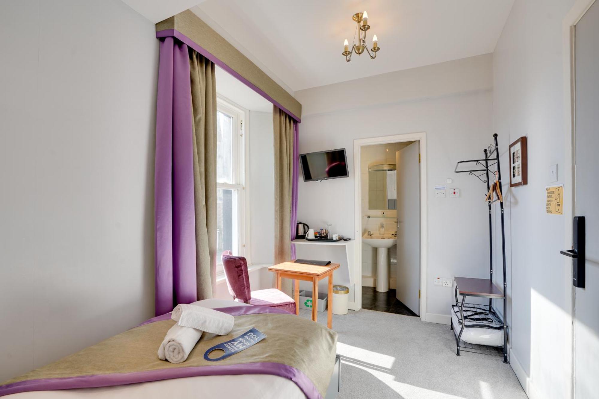 The County Hotel - Self Check-In, Ultra Fast Wi-Fi, Free Parking, Central Location Selkirk Kültér fotó