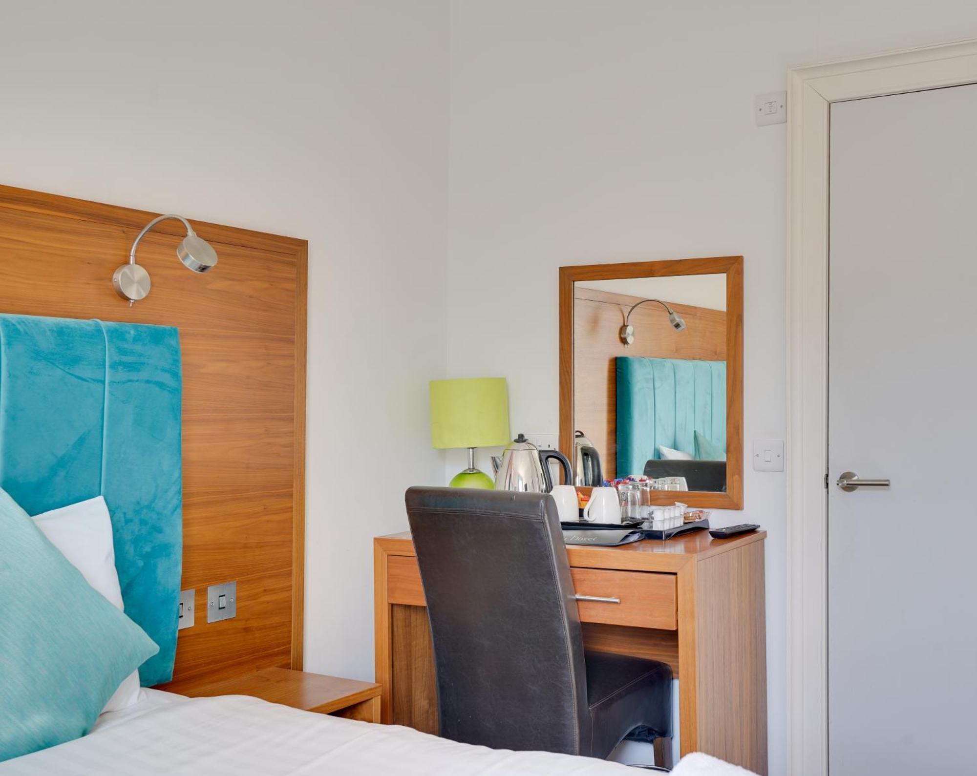 The County Hotel - Self Check-In, Ultra Fast Wi-Fi, Free Parking, Central Location Selkirk Kültér fotó