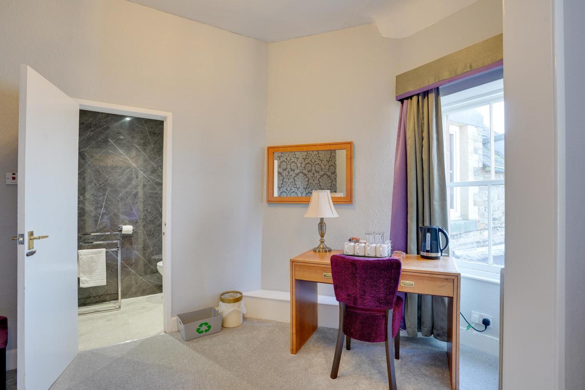 The County Hotel - Self Check-In, Ultra Fast Wi-Fi, Free Parking, Central Location Selkirk Kültér fotó