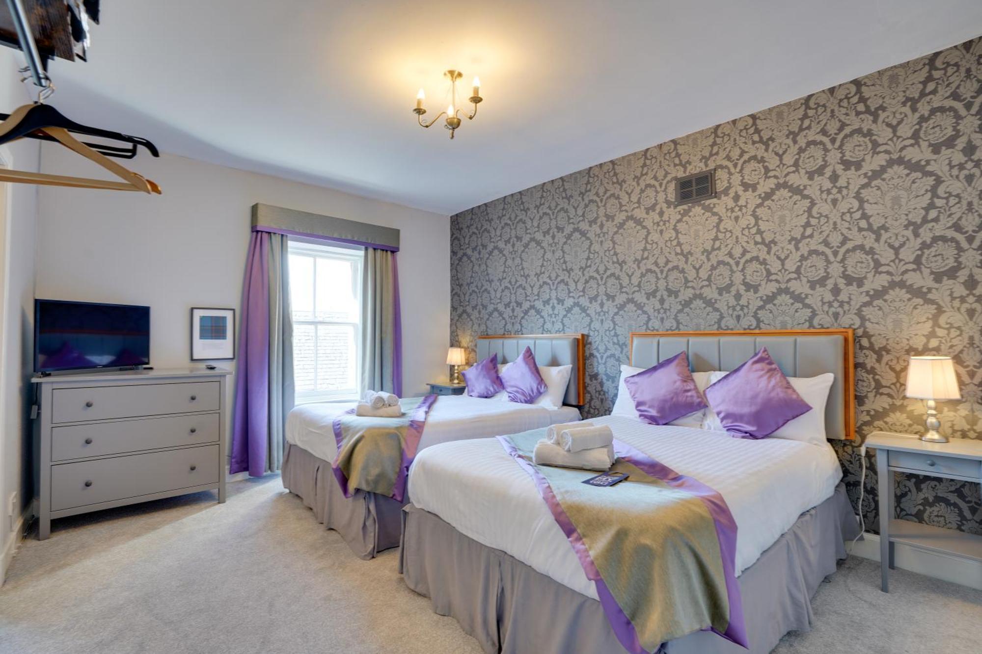 The County Hotel - Self Check-In, Ultra Fast Wi-Fi, Free Parking, Central Location Selkirk Kültér fotó