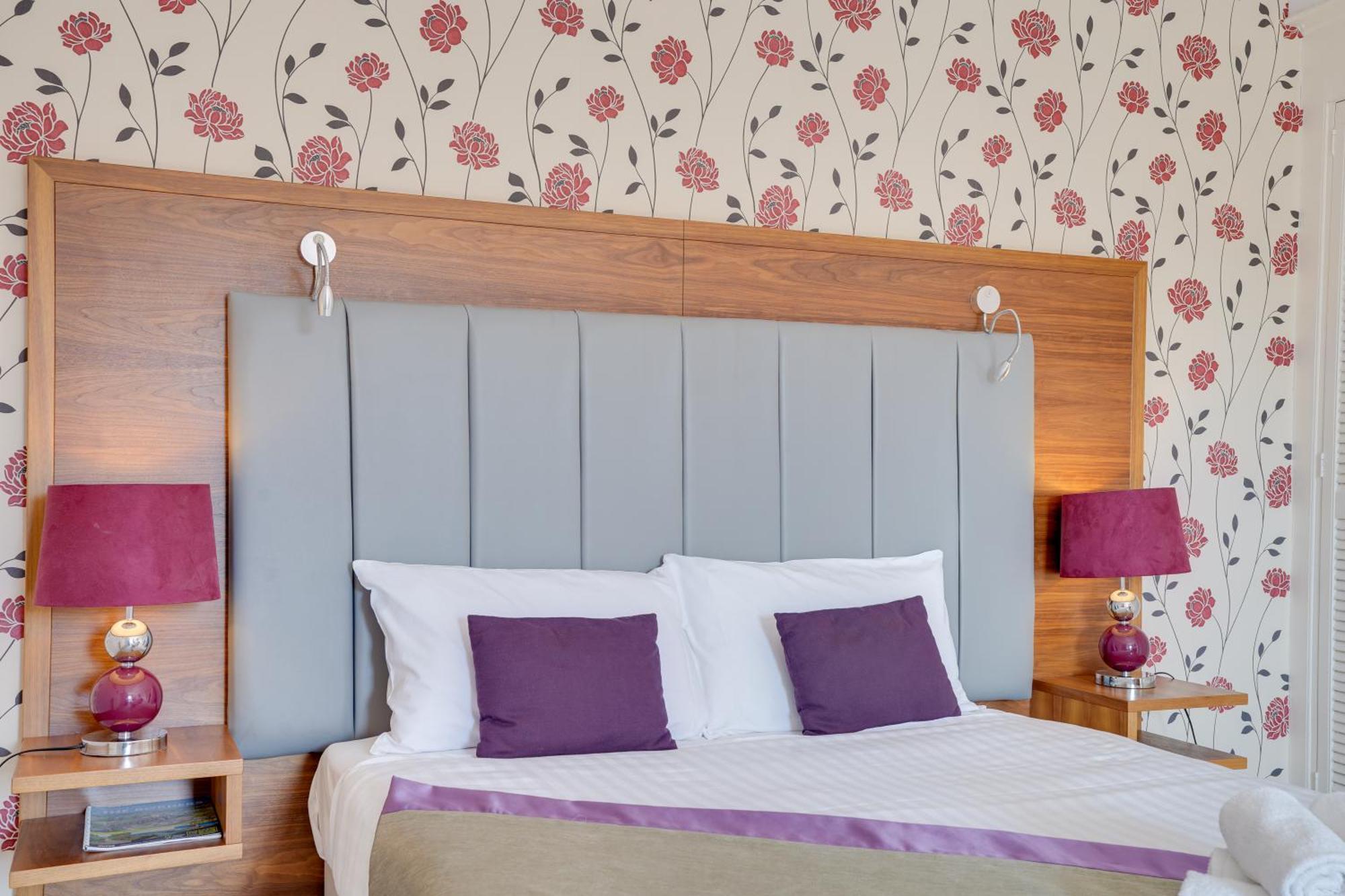 The County Hotel - Self Check-In, Ultra Fast Wi-Fi, Free Parking, Central Location Selkirk Kültér fotó